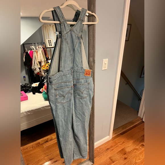 Levi’s Light Wash Overalls - Picture 3 of 4